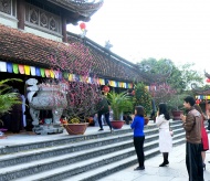 Vietnamese enjoy post-Tet