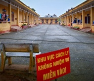 How is life in quarantine center in Vietnam border town?