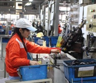 Vietnam suffers first decline in 4 years in manufacturing activiy on Covid-19