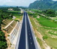 Vietnam to speed up construction of North-South expressway in 2020