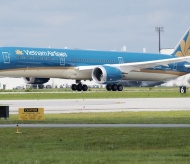 Vietnam Airlines limits passengers per flight to HCMC, Danang