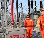 Fitch revises outlooks on Vietnam major state-run energy, electricity firms to Stable