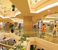 Covid-19 hits Hanoi retail market, landlords take support measures