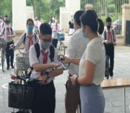 No need for students to wear anti-drop masks: Hanoi mayor