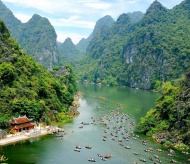 Vietnam keeps borders shut to foreign tourists