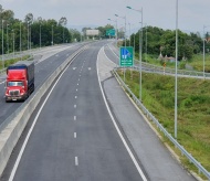 Vietnam parliament OKs use of state budget for North-South expressway sub-projects