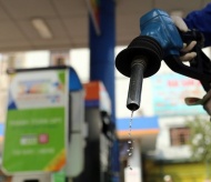 Vietnam trade ministry proposes opening petroleum retail market for foreign firms