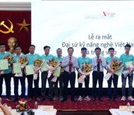 Vietnam names first ten ambassadors of occupational skills