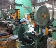 Vietnam factory activity dips in July as Covid-19 impacts grow