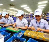 Some 100,000 people in Vietnam may lose jobs per month on Covid-19