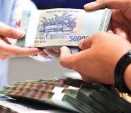 Vietnam c.bank delays enforcement of loan regulation to aid economy