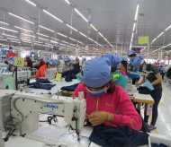 Nearly 50% of firms in Vietnam forced to lay off workers in Covid-19 resurgence