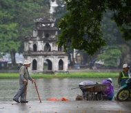 Cold spell continues to hit Hanoi and northern Vietnam