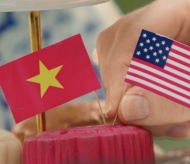 US ambassador makes mooncakes as two countries celebrate 25th anniversary of relations