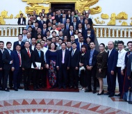 Vietnam gov’t pledges to partner with business community to overcome Covid-19