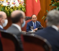 Vietnam PM dismisses deliberate devaluation of currency