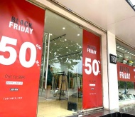 Bustling Hanoi retail stores ahead of Black Friday