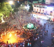 Hanoi pedestrian streets - ideal weekend rendezvous