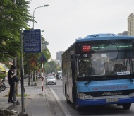 Hanoi encourages people to use buses for environmental protection