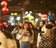 Hanoi streets sparkle ahead of Christmas