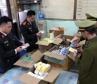  Hanoi: ten thousands smuggled electronic cigarettes seized  