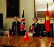 Vietnam, UK sign trade deal