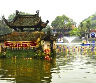 An interesting trip to Thay Pagoda in Hanoi