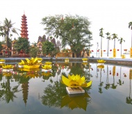 Exploring oldest pagoda in Hanoi