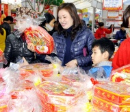 Hanoi to provide plentiful goods for upcoming Tet holiday: Official