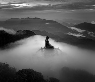 A Vietnamese photographer won photo Monochrome Awards 