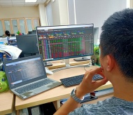 Vn-Index predicted to hit all-time high of 1,300 pts in April