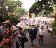 Offering incense to the death anniversary of Hung Kings