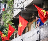 Hanoi colored in red on Reunification Day celebrations 