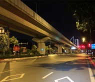 Partial lockdown creates quiet Hanoi streets at night