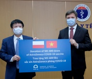 Vietnam: 1st non-European country receives Poland vaccine, medical equipment 