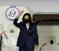 Kamala Harris arrives in Hanoi 