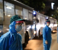 Vietnam's PM meets domestic health experts for pandemic fight 