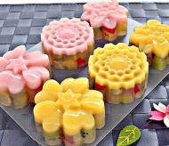 Chic and unique mooncakes showcase bakers’ talent