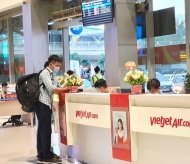 How will Vietnam apply domestic airfare floor price?