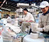 Vietnamese businesses prompt actions for economic revival 