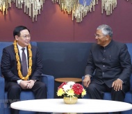 Parliament chairman arrives in New Delhi to boost Vietnam-India relations  