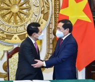 Vietnam, Laos cement ties 