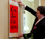 US Ambassador tries Vietnam traditional calligraphy on Lunar New Year