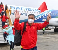 Vietnamese girls warmly welcome at home after historical advancement to FIFA World Cup 