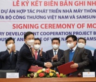 Samsung assists Vietnam in smart factory development