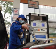 Finance ministry to cut half of environmental protection tax on petrol products