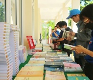 Book exhibition highlights Vietnam’s seas and islands