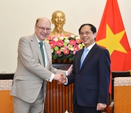 Vietnam seeks Sweden expertise in digital transformation, climate adaptation   