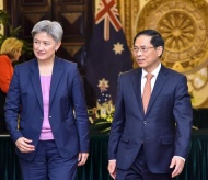 Penny Wong arrives in Hanoi, affirming new Australian cabinet relations with Vietnam 