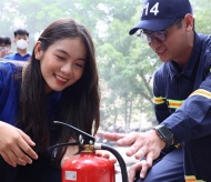 Hanoi's students participate in fire safety knowledge training